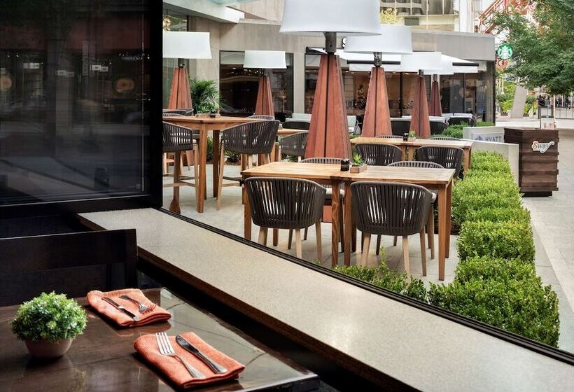 Отель Hyatt Regency Louisville