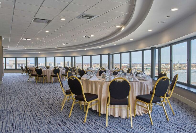 هتل Hyatt Regency Milwaukee