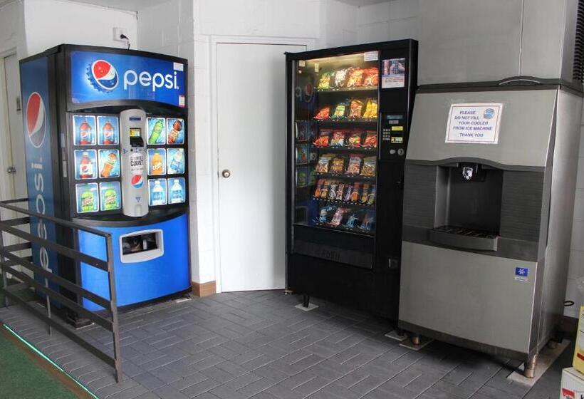 فندق Impala Island Inn