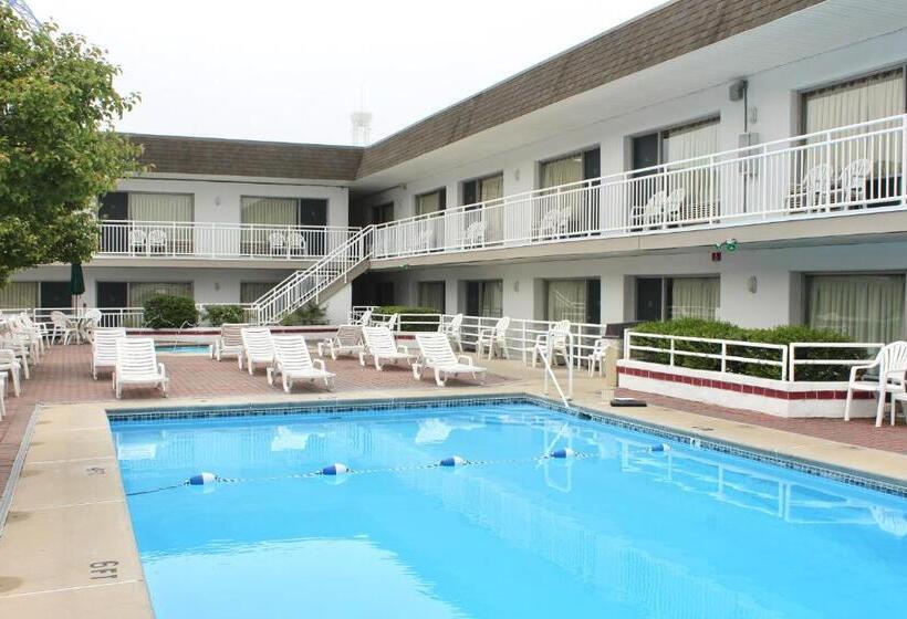 فندق Impala Island Inn