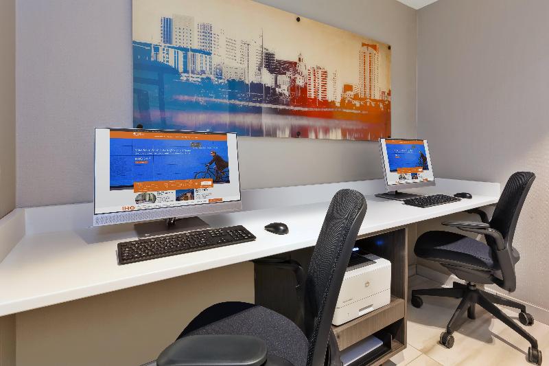 בית מלון כפרי Indigo Rochester Mayo Clinic Area