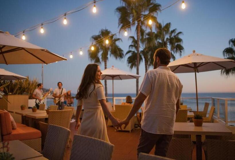 Отель Casa Loma Beach