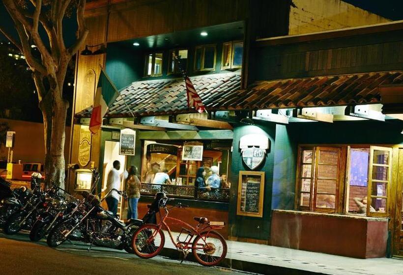 Отель Casa Loma Beach