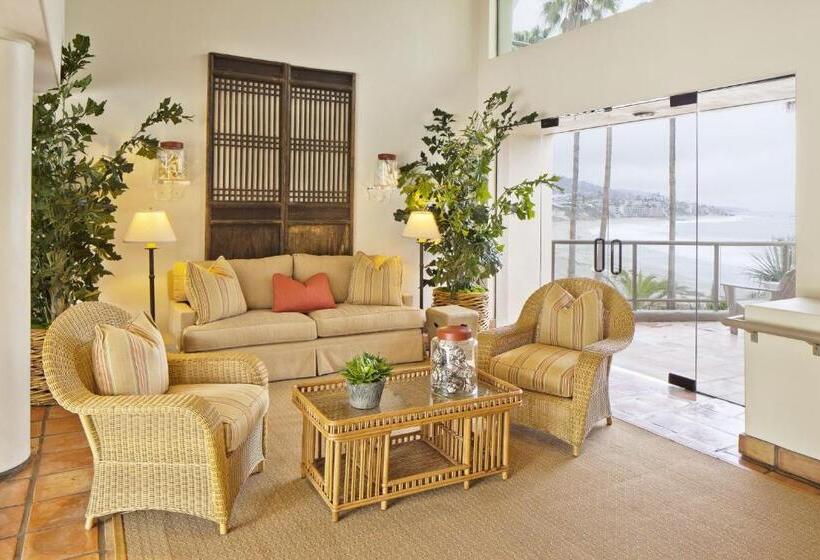 Отель Casa Loma Beach