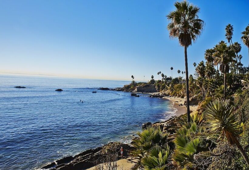 Отель Casa Loma Beach