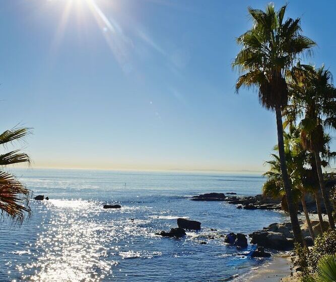 Отель Casa Loma Beach
