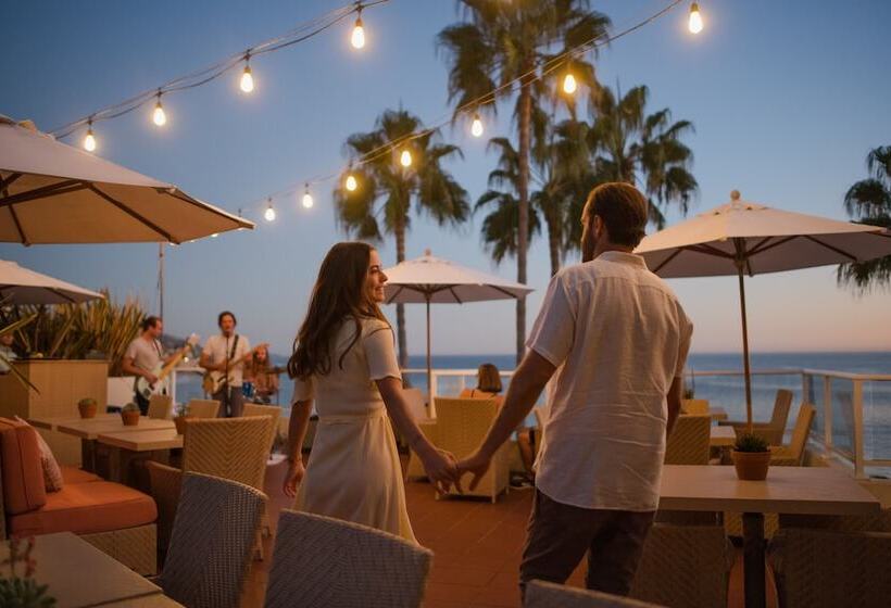 Отель Casa Loma Beach