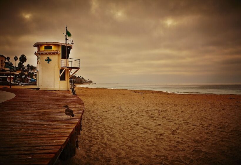 Отель Casa Loma Beach