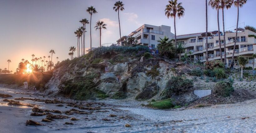 Отель Casa Loma Beach