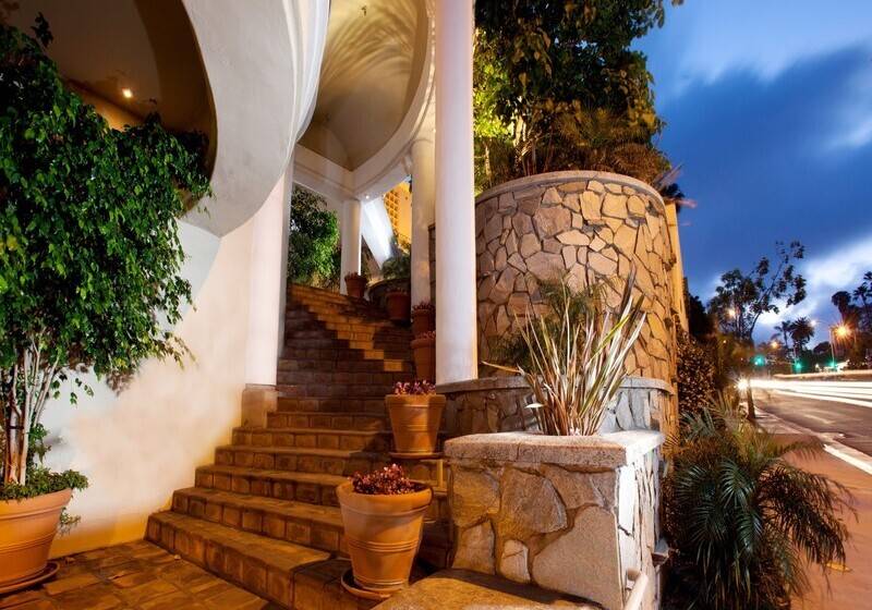 Отель Casa Loma Beach