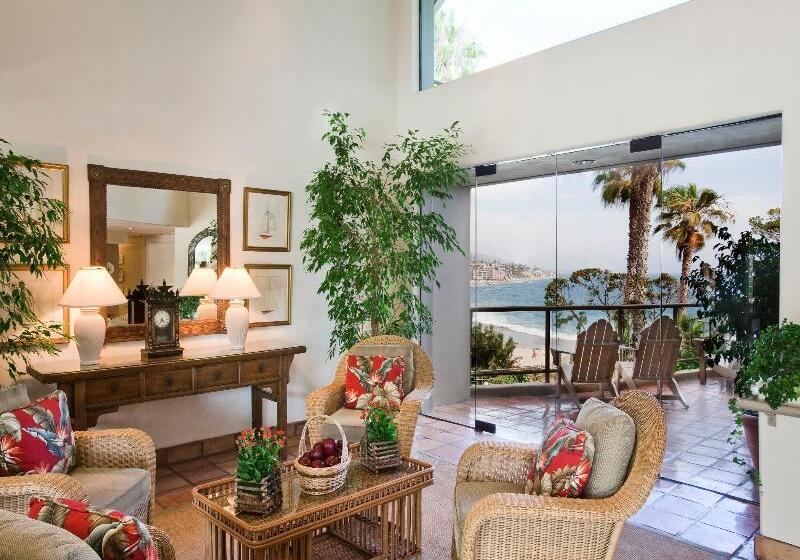 Отель Casa Loma Beach