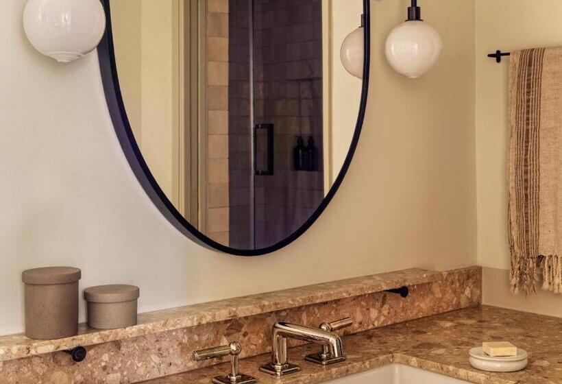 Отель Casa Loma Beach