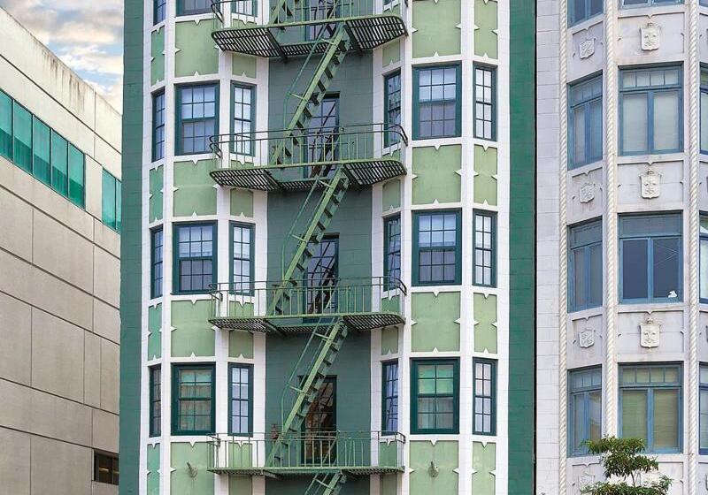 ホテル Inn At The Opera