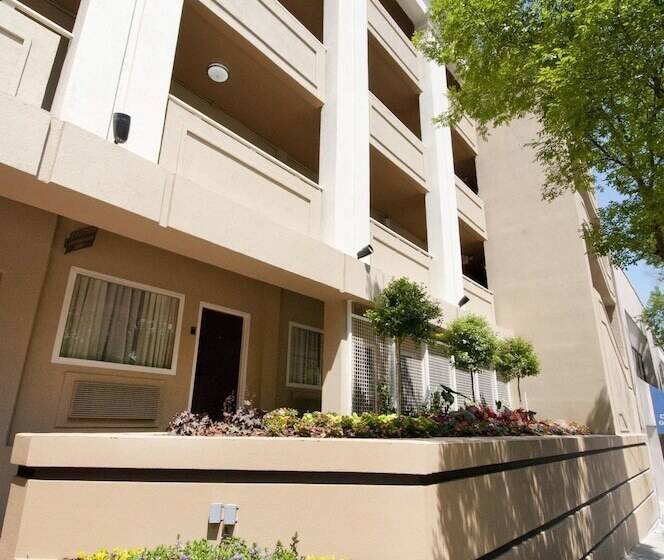 Inn At The Peachtrees, Ascend Hotel Collection