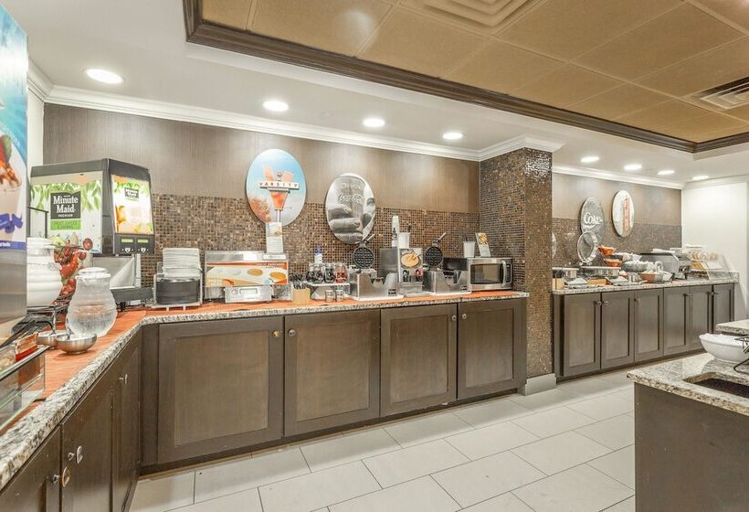 Inn At The Peachtrees, Ascend Hotel Collection