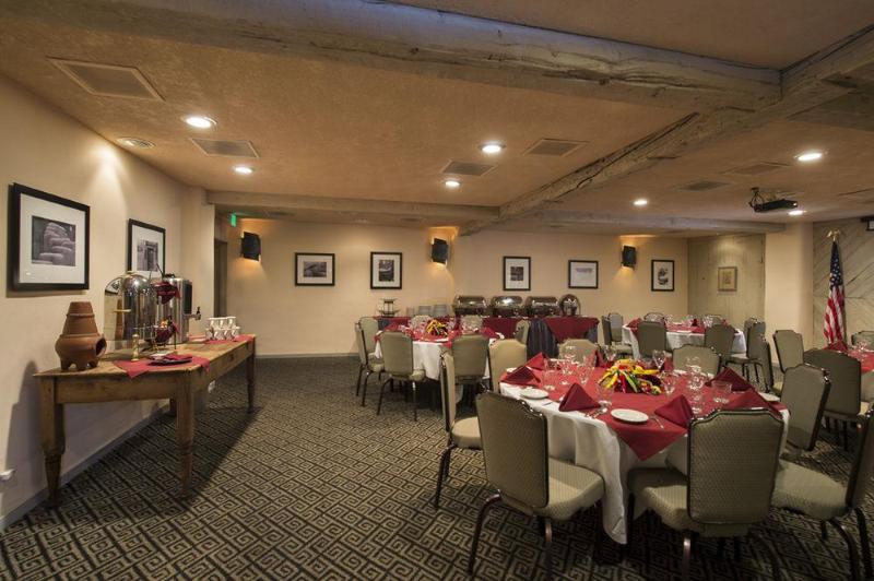 Отель Inn Of The Governors