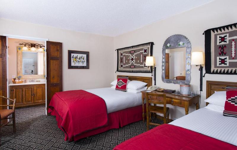 Отель Inn Of The Governors