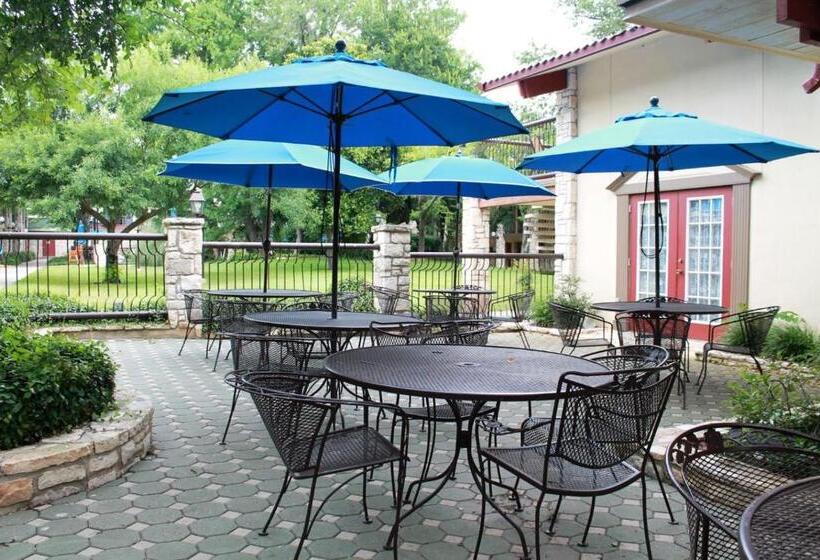 Inn Of The Hills Hotel And Conference Center