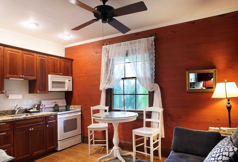 فندق Island City House