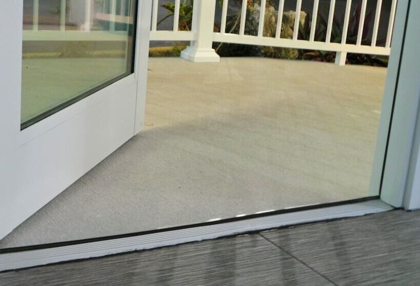 فندق Island House