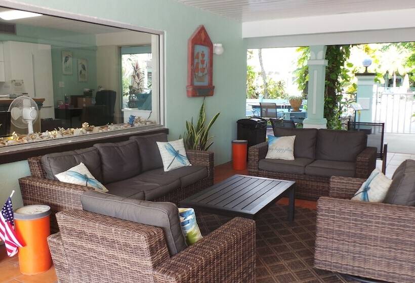 فندق Island House