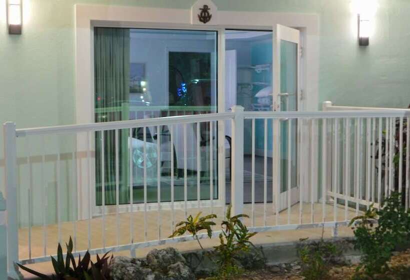 فندق Island House