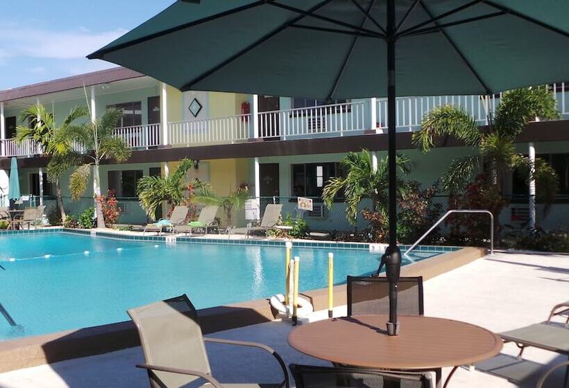 فندق Island House