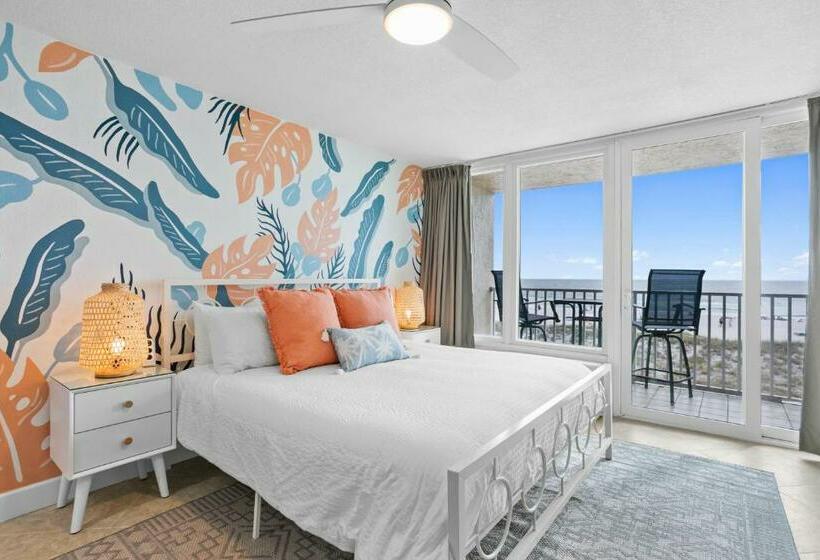 فندق Island Inn Beach Resort