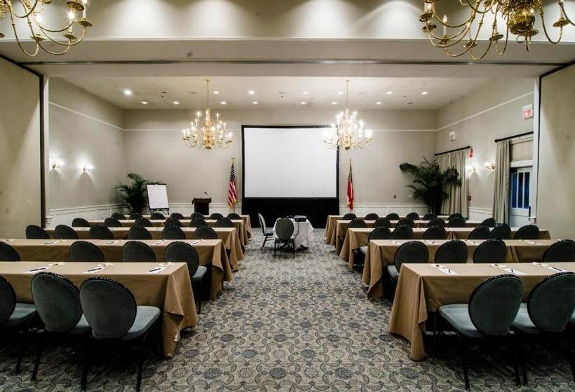 בית מלון כפרי Jekyll Island Club Resort