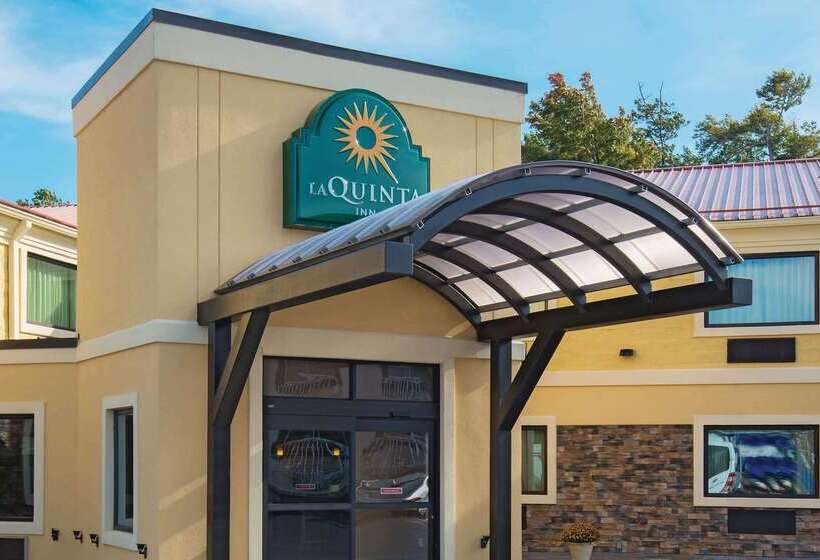 فندق La Quinta Inn By Wyndham Buffalo Airport
