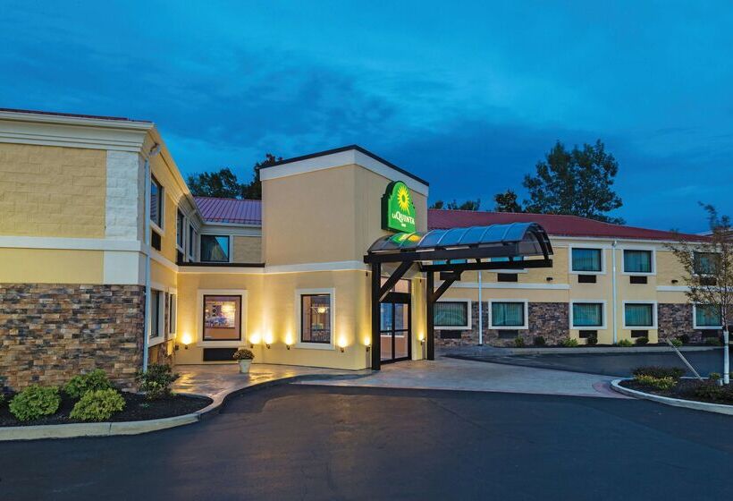 فندق La Quinta Inn By Wyndham Buffalo Airport