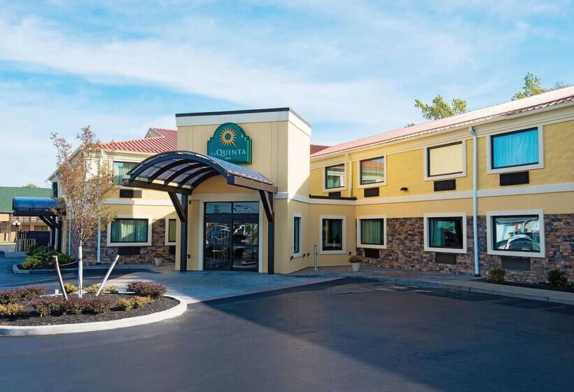 فندق La Quinta Inn By Wyndham Buffalo Airport