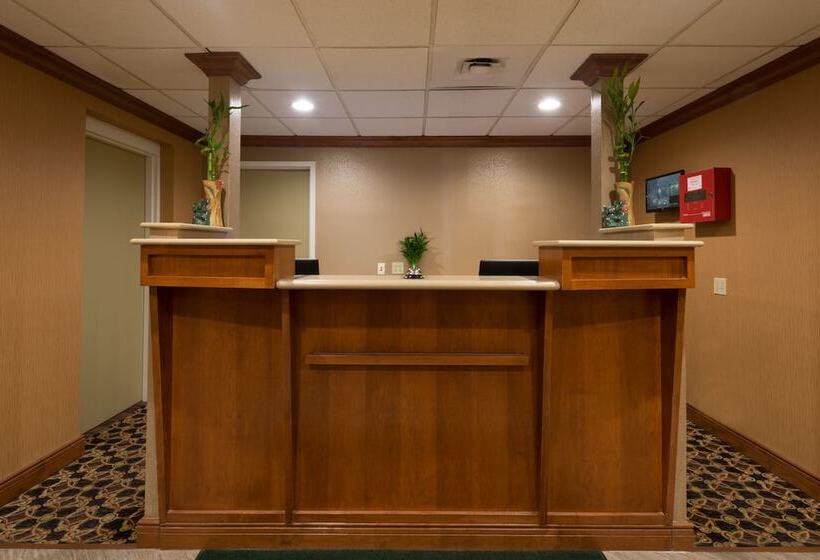 فندق La Quinta Inn By Wyndham Buffalo Airport