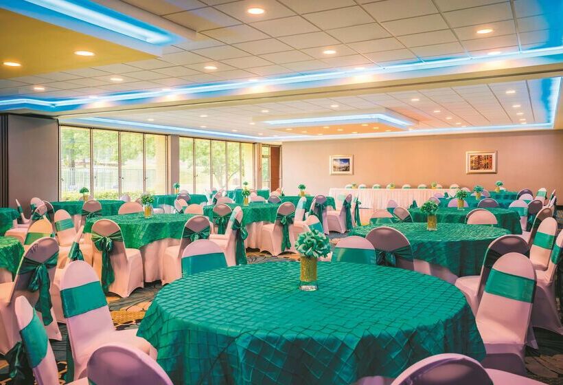 בית מלון כפרי La Quinta Inn & Suites By Wyndham Baltimore S. Glen Burnie