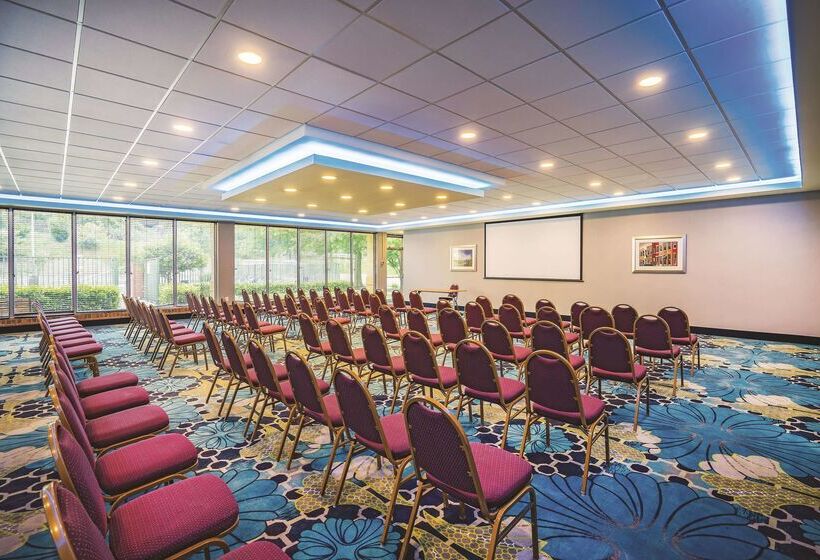 בית מלון כפרי La Quinta Inn & Suites By Wyndham Baltimore S. Glen Burnie