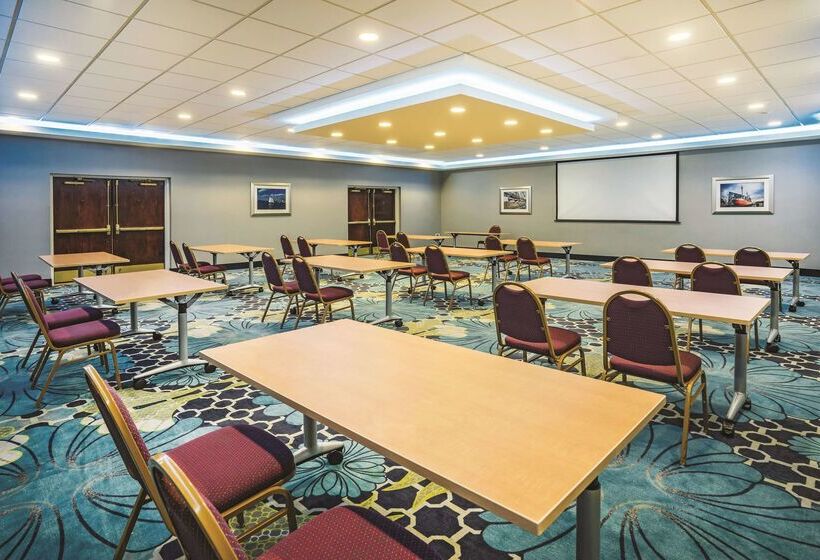 בית מלון כפרי La Quinta Inn & Suites By Wyndham Baltimore S. Glen Burnie