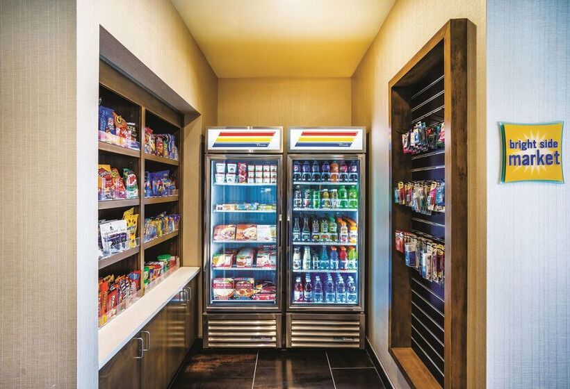 בית מלון כפרי La Quinta Inn & Suites By Wyndham Baltimore S. Glen Burnie