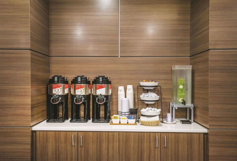 בית מלון כפרי La Quinta Inn & Suites By Wyndham Baltimore S. Glen Burnie