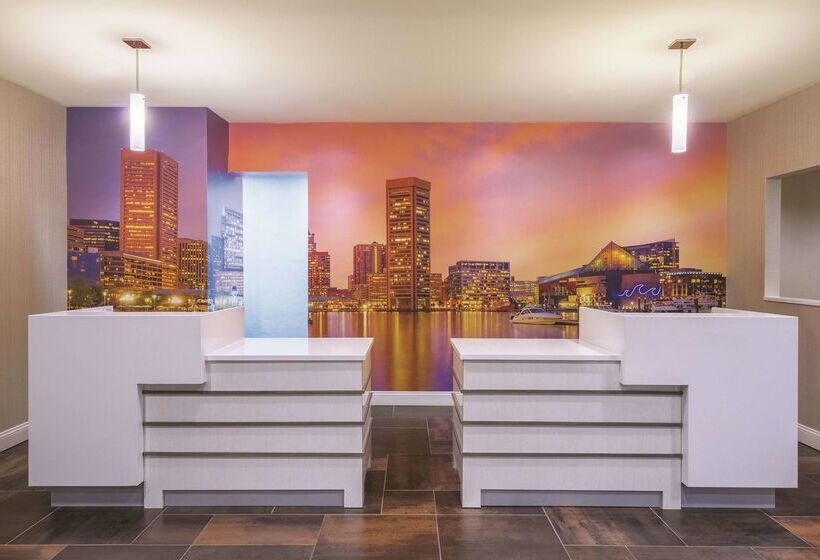 בית מלון כפרי La Quinta Inn & Suites By Wyndham Baltimore S. Glen Burnie