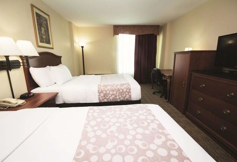 فندق La Quinta Inn & Suites By Wyndham Downtown Conference Center