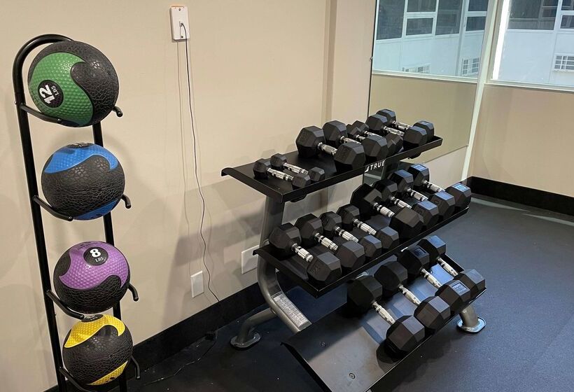 בית מלון כפרי La Quinta Inn & Suites By Wyndham Indianapolis Downtown