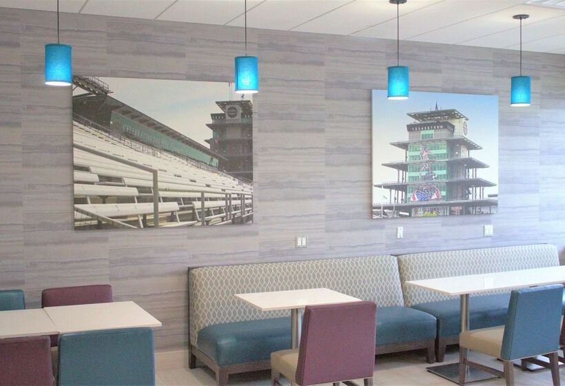 בית מלון כפרי La Quinta Inn & Suites By Wyndham Indianapolis Downtown