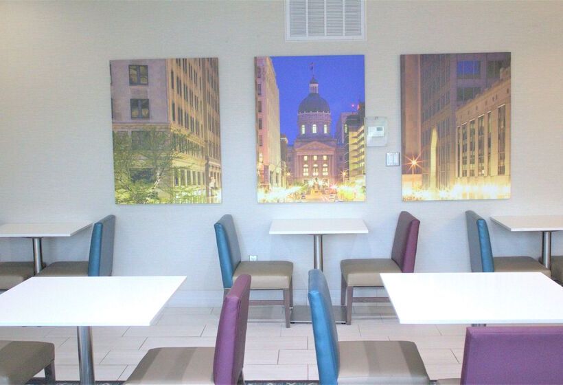 בית מלון כפרי La Quinta Inn & Suites By Wyndham Indianapolis Downtown