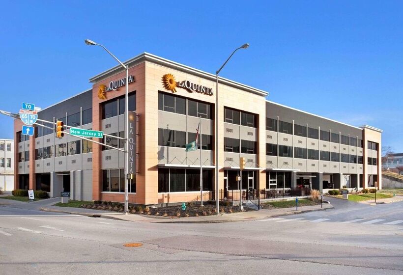 בית מלון כפרי La Quinta Inn & Suites By Wyndham Indianapolis Downtown