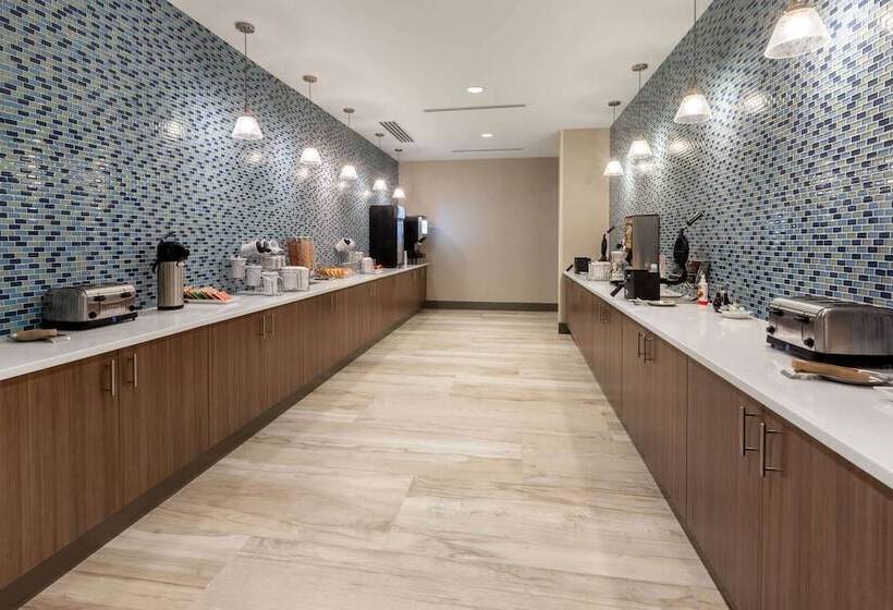 호텔 La Quinta Inn & Suites By Wyndham Middletown