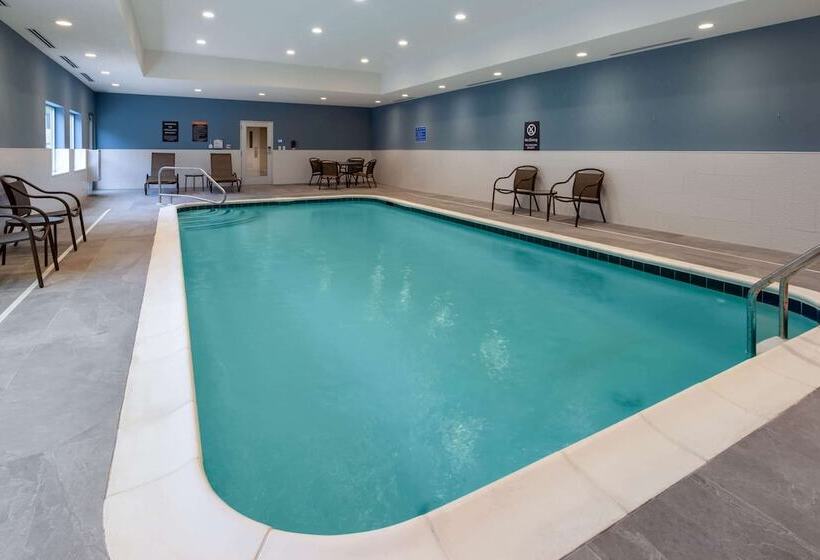 호텔 La Quinta Inn & Suites By Wyndham Middletown