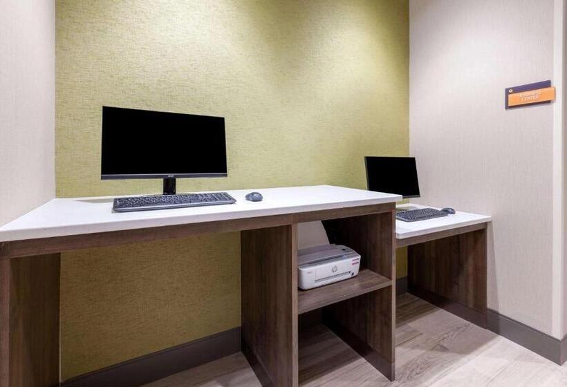 ホテル La Quinta Inn & Suites By Wyndham Middletown