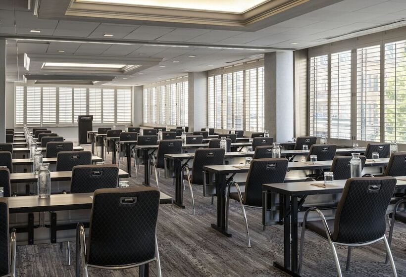 בית מלון כפרי Le Meridien New Orleans