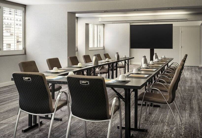 בית מלון כפרי Le Meridien New Orleans