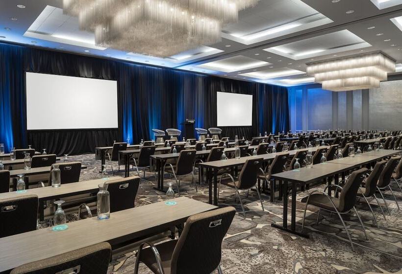 בית מלון כפרי Le Meridien New Orleans